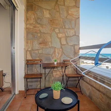 Central, By Sea, Seaview, Renovated 1 Bedroom Flat Apartment Larnaca