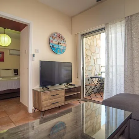 Central, By Sea, Seaview, Renovated 1 Bedroom Flat Larnaka