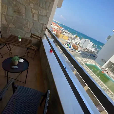 Apartment Central, By Sea, Seaview, Renovated 1 Bedroom Flat *